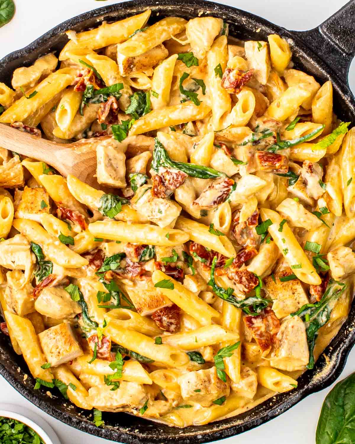 Creamy Tuscan Chicken Pasta with Spinach and Sun-Dried Tomatoes