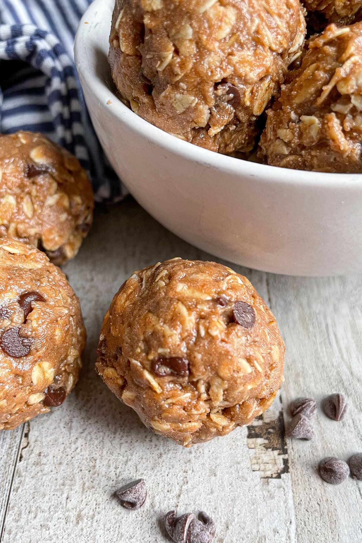 No-Bake Chocolate Peanut Butter Protein Balls: Easy Grab-and-Go Snack