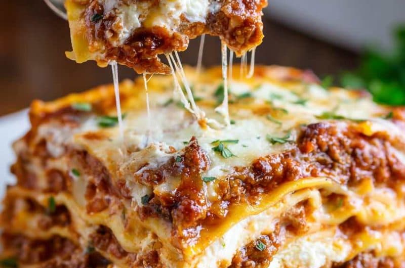 Easy Beef Lasagna with Creamy Ricotta and Golden Mozzarella